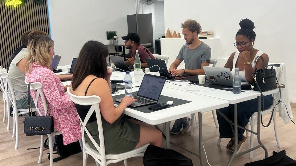 Essential Digital Nomad Tools: Work Smarter, Travel Better and Build Real Connections